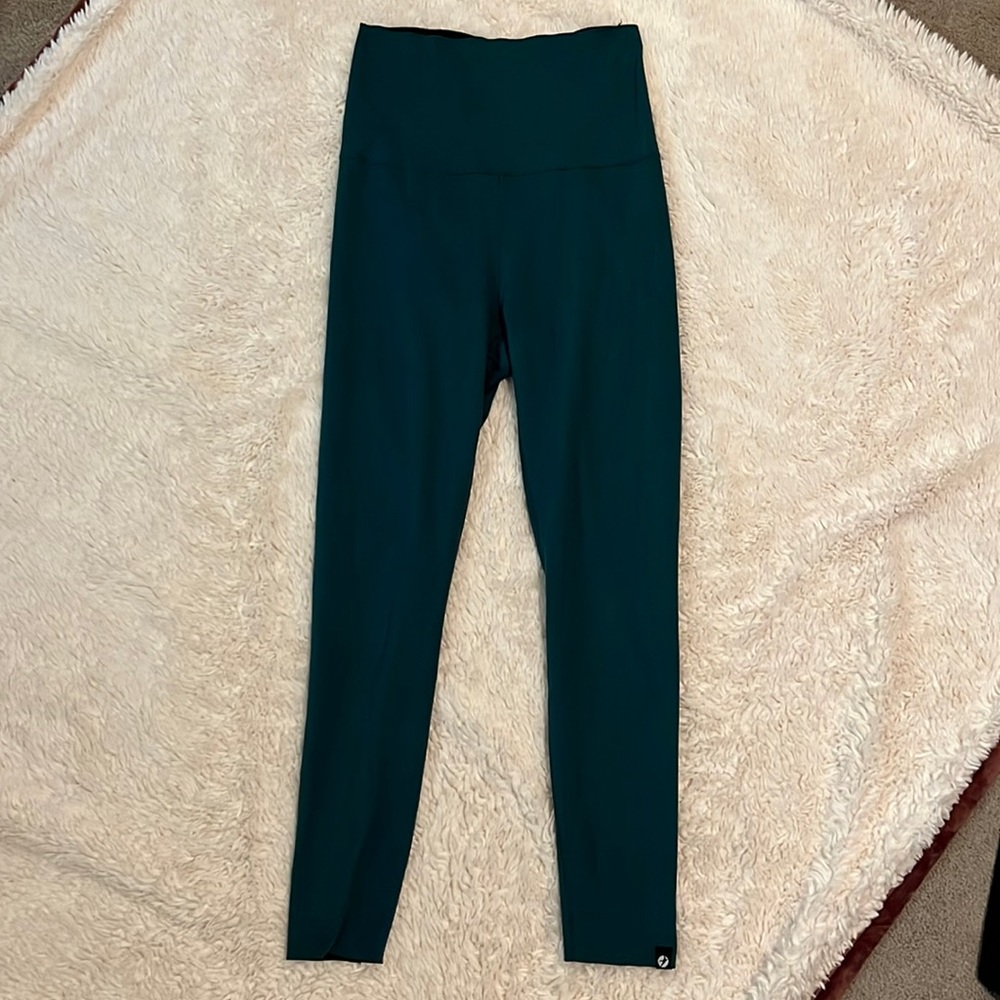 Oiselle Women’s Bird Hug Reversible tights - emerald green and black